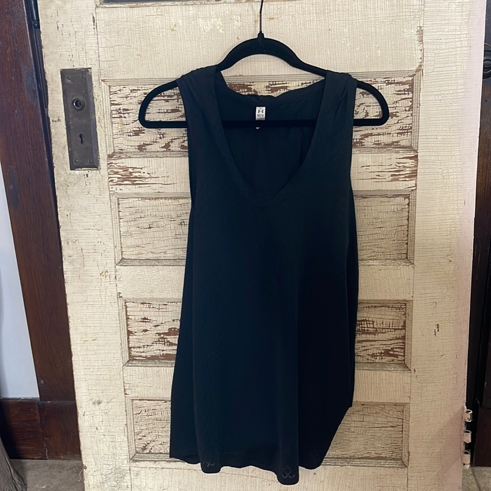Under Armour Swimsuit Coverup with hood.  Black. Size M